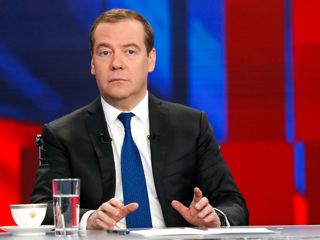 Медведев указал на двойные стандарты зарубежных соцсетей