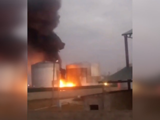 На загоревшейся дагестанской нефтебазе пострадал один человек