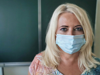 За пять дней коронавирусом и ОРВИ заболели 100 воронежских учителей