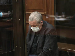 Суд прекратил рассмотрение просьбы Михаила Ефремова о смягчении наказания