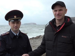 Во Владивостоке полицейский спас утопающего в свой день рождения