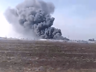 Более 70 человек тушили крупный пожар на птицефабрике в Усть-Лабинске