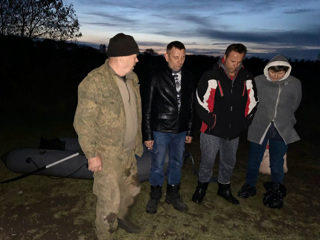 В Смоленске пограничники задержали лодку с нелегалами