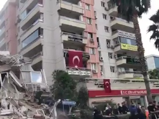 Число пострадавших при землетрясении в Турции растет