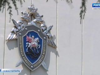 В крымском селе школьника покалечили упавшие качели