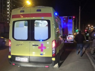 В Екатеринбурге в маршрутке рано закрылись двери: пассажирка в больнице
