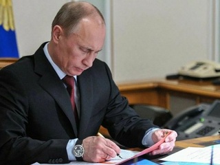 Владимир Путин присвоил почётные звания шестерым новосибирцам