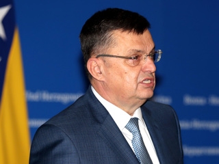 Премьер Боснии и Герцеговины подхватил коронавирус