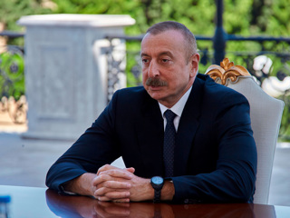 Президент Азербайджана принял глав МИД и Минобороны Турции