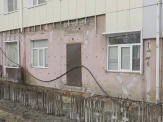 В Юрьеве-Польском во время реконструкции треснуло здание детской поликлиники