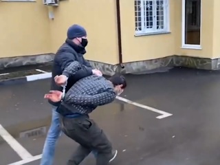 Появилось видео с задержанным мигрантом, который убил и ограбил женщин в Подмосковье