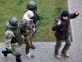 Минская милиция и правозащитники отчитались о задержанных