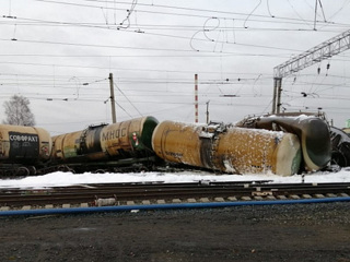 Названа возможная причина схода вагонов в Новосибирской области
