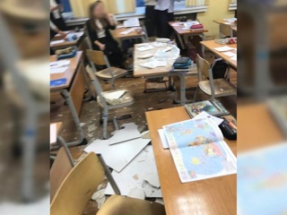 Потолок обрушился в архангельской школе во время урока