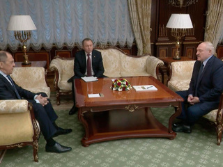 Лавров и Лукашенко обсудили, как противостоять вмешательству Запада в дела Минска