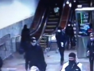 Ссора на эскалаторе вылилась в поножовщину в московском метро