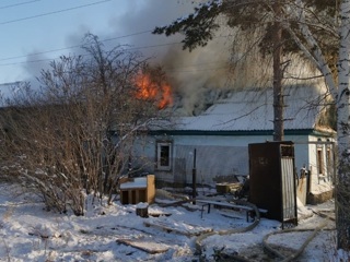 Трое маленьких детей погибли при пожаре в жилом доме в Оренбургской области