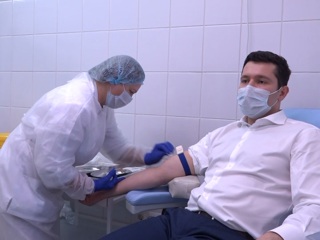 Глава Калининградской области принял участие в тестировании вакцины от COVID-19
