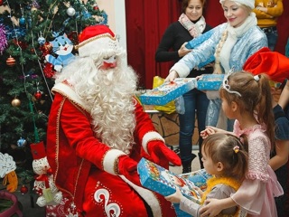 Юные оренбуржцы из малообеспеченных семей получат новогодние подарки