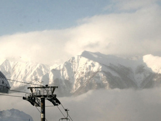 Из-за сильного снегопада в Сочи возникла угроза схода лавин