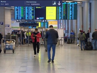В трех аэропортах Москвы отменено и задержано свыше 180 рейсов