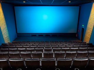 Кино не будет: федеральную сеть кинотеатров подвели к банкротству