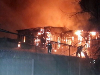 Причины крупного пожара в Иркутске выясняют дознаватели