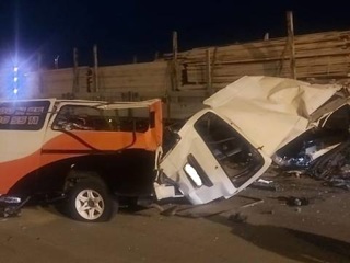Водителя тягача, в который врезался микроавтобус в Приморье, привлекли к ответственности