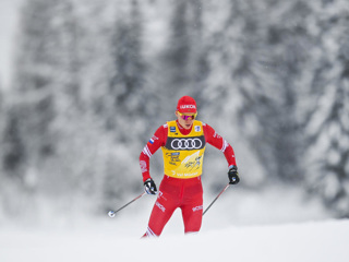 Большунов занял пятое место в скиатлоне