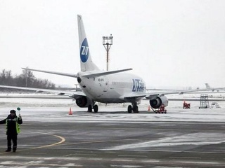 Рейс с 52 пассажирами вернулся в Новосибирск из-за отказа двигателя
