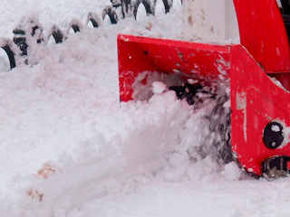 Более двух тысяч тонн снега вывезли с улиц Калуги за последние сутки
