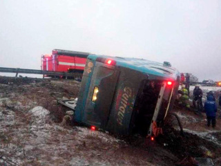 Следовавший из Москвы автобус опрокинулся в Ростовской области