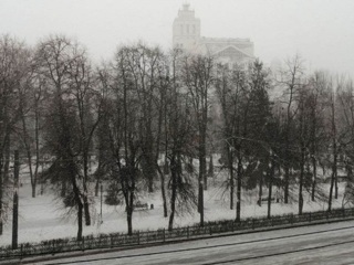 Мощный снегопад обрушился на Воронеж