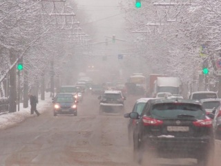 Калужские коммунальщики вышли на борьбу со снегом