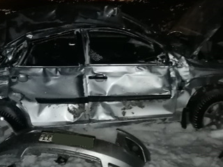 Два человека пострадали в перевернувшейся на трассе Вологда-Новая Ладога иномарке