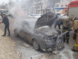 В Липецке на ходу загорелась Mazda