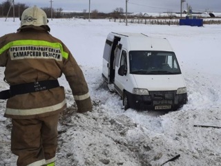 Маршрутка столкнулась с грузовиком под Тольятти, есть жертвы