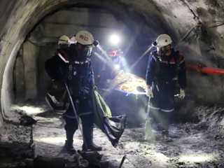 В Кузбассе спасатели обнаружили тело третьего погибшего горняка