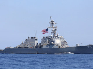 Российские военные будут внимательно следить за американским эсминцем в Черном море