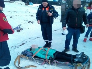 На склоне Ай-Петри девочка получила травму, катаясь на 