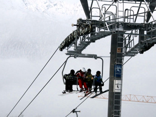 Застрявшим на канатной дороге в Сочи начислят подарочные ски-пассы