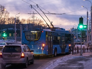 18-летний пешеход погиб под колесами троллейбуса в Иркутске