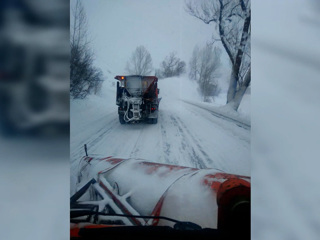 В Алтайском крае завалило снегом участок Чуйского тракта
