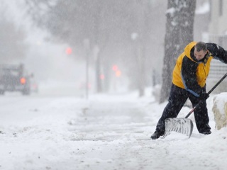 В Ульяновске ликвидируют последствия снегопада