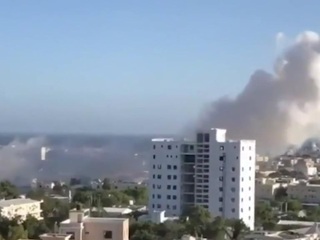 В сомалийской столице террористы взорвали отель