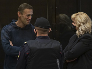 Защита Навального обратилась в КМСЕ