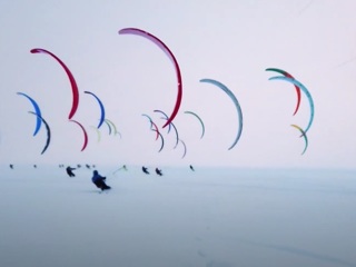 В Петрозаводске проходят соревнования по сноукайтингу