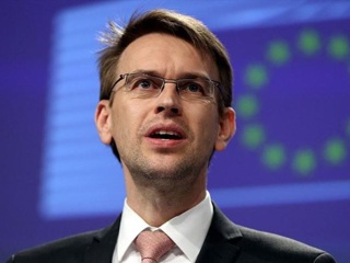 ЕС призвал Россию не высылать дипломатов