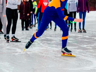 Челябинск присоединился к всероссийским соревнованиям конькобежцев