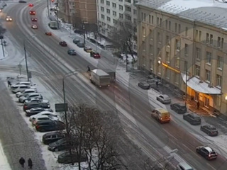 В Москве грузовик сбил двух пешеходов на 